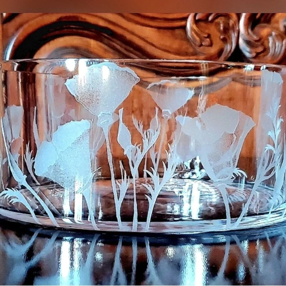 Etched glass Vase with Nature-Inspired Etched Accents